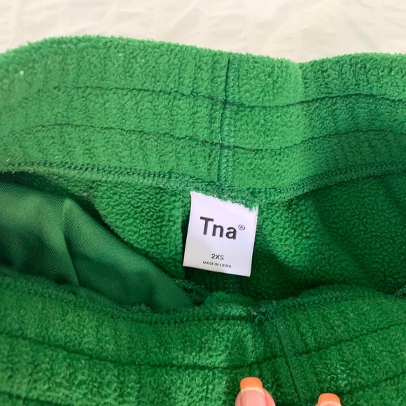 green Aritzia TNA Polo Fleece Jogger - Picture 4 of 4